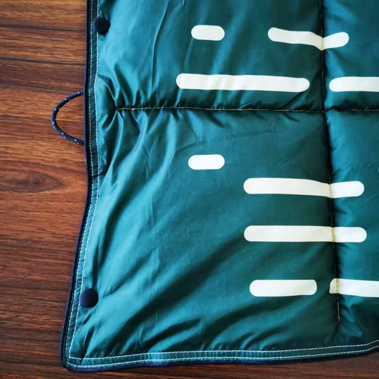 Coperta da viaggio esterna impermeabile in nylon con stampa digitale su misura con imbottitura in piumino d'anatra grigio per campeggio, escursionismo, picnic